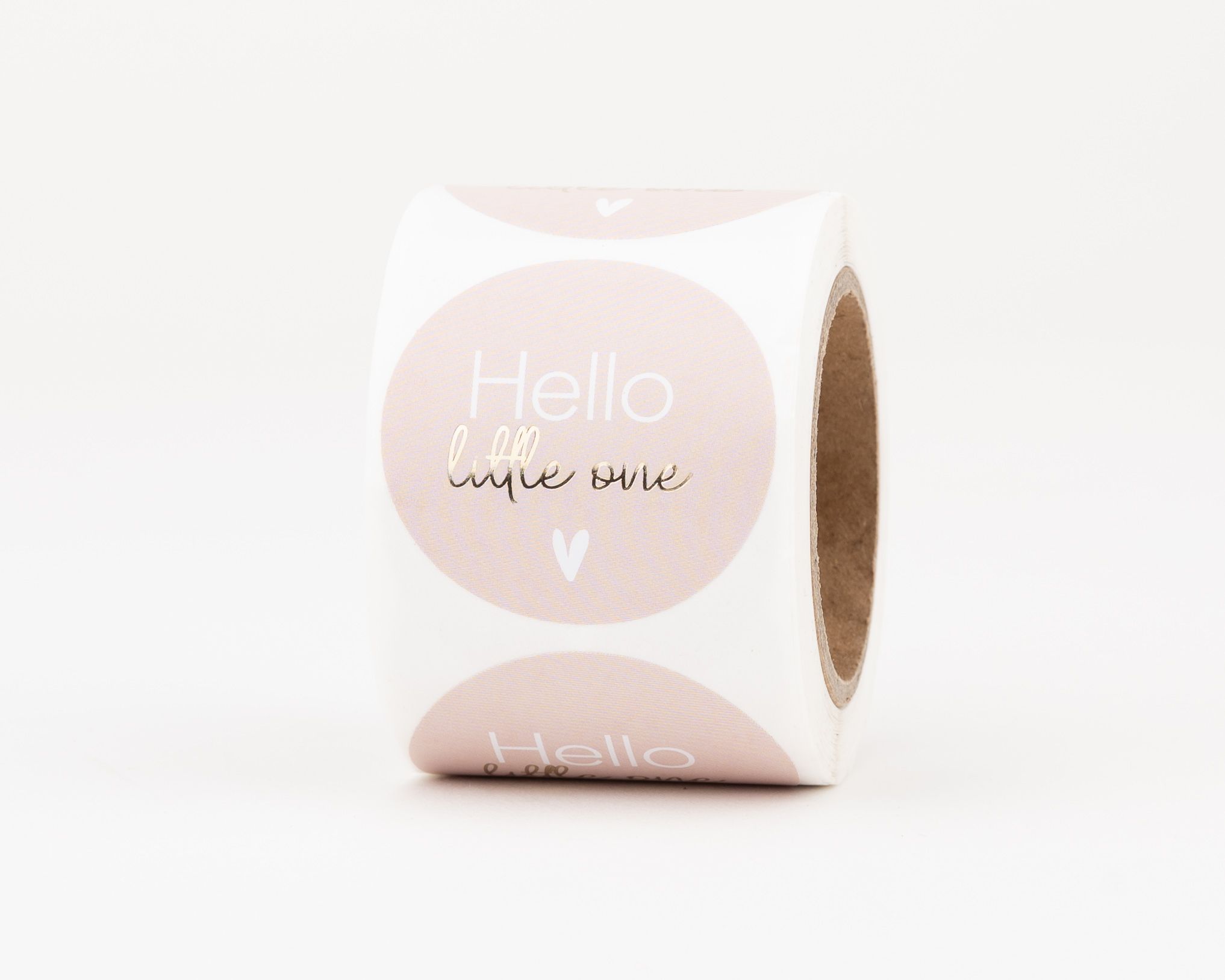 Runde Aufkleber mit beigem Hintergrund, goldenem 'Hello little one' Schriftzug und einem kleinen weißen Herzsymbol