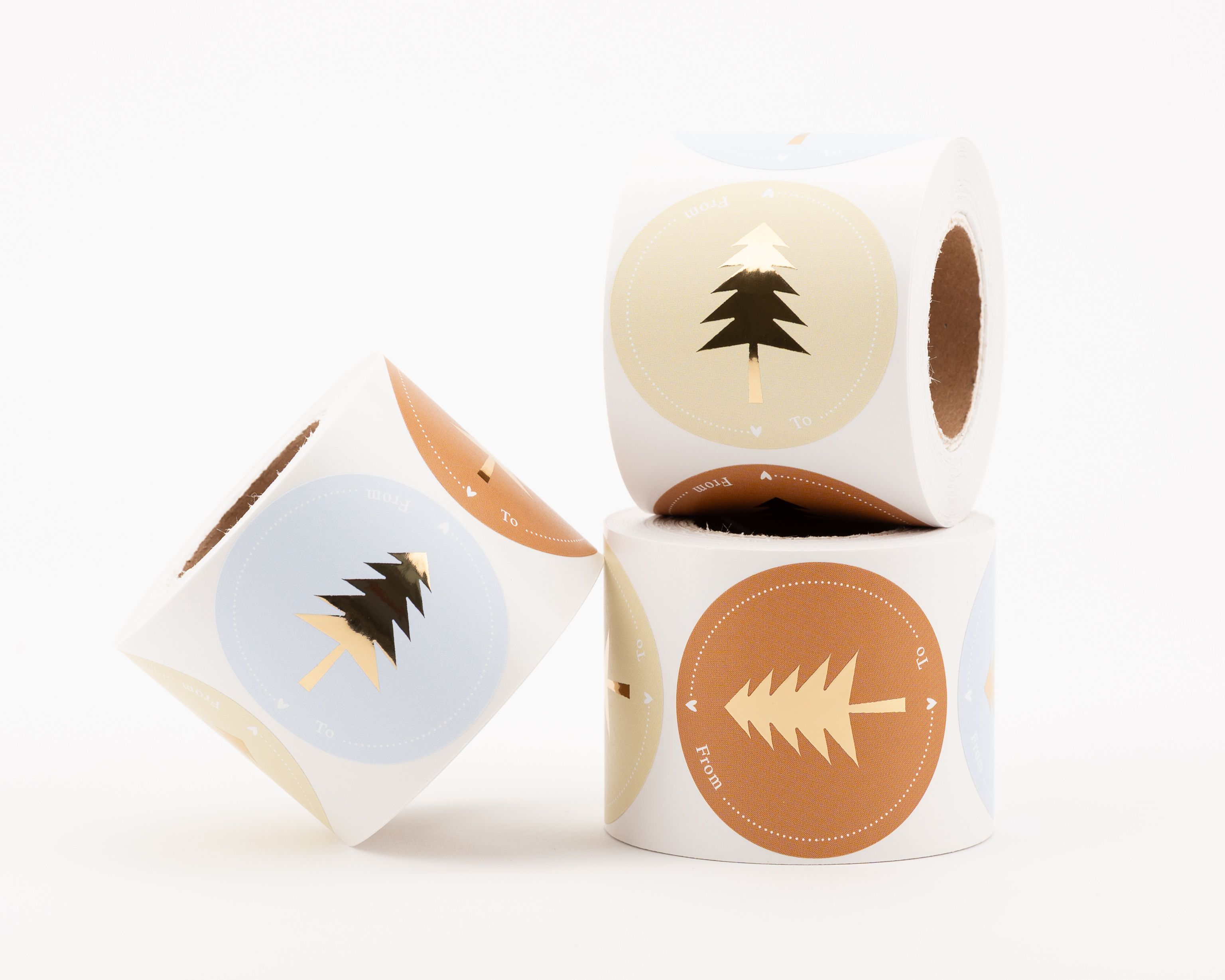 Runde Aufkleber mit goldener Tannenbaum-Form und From-To-Aufdruck in hellblauem, elfenbeinfarbenem und zimtbraunem Design