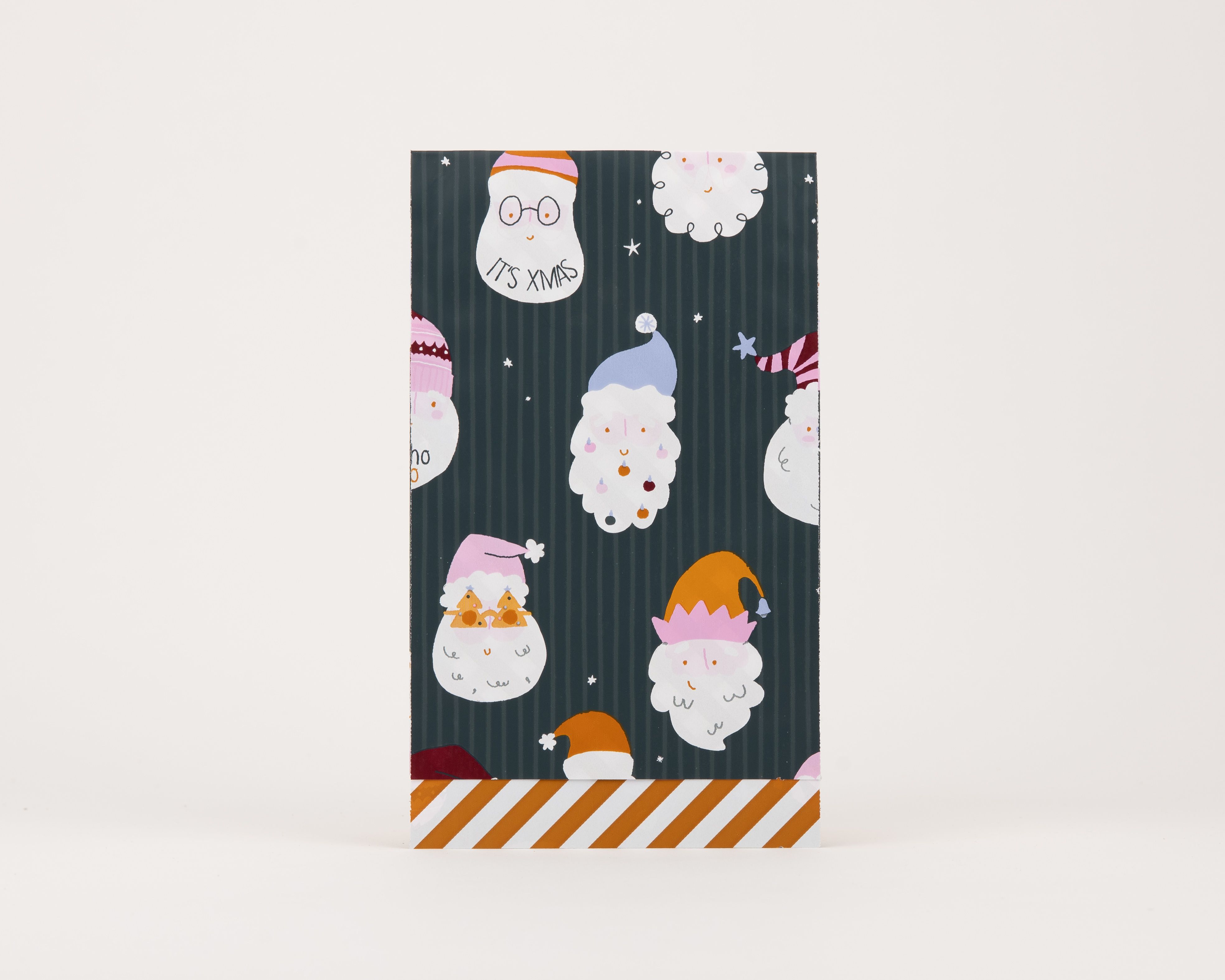 Papiertüten Flachbeutel mit petrolfarbenem Hintergrund und Crazy Santa Motiven. Die Innenseite zeigt orange-weiße Streifen