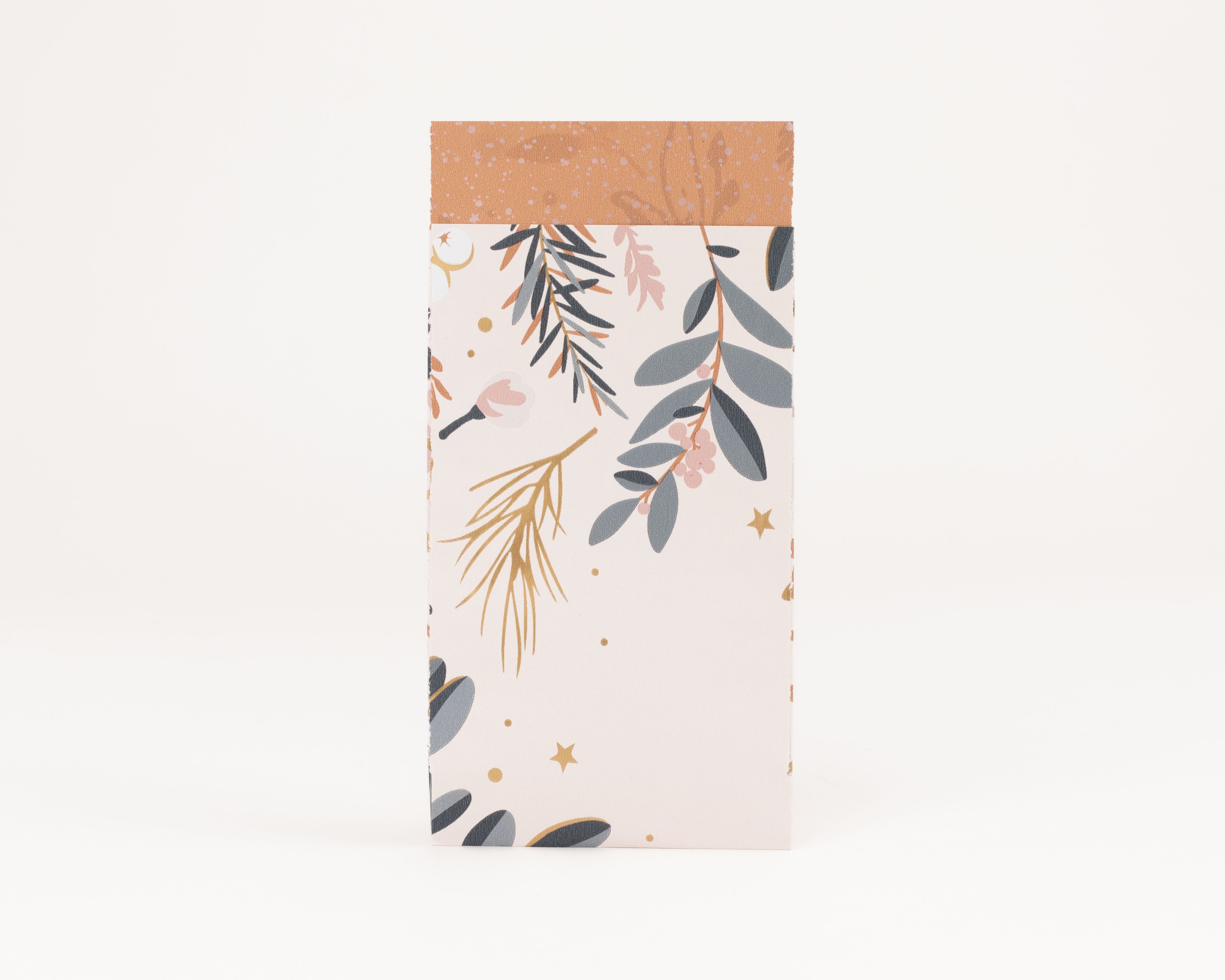 Flachbeutel mit floralem Wintergarten-Muster in Rosa, Beige, Grau und Gold. Die Innenseite ist strukturiert braun mit helleren Sprenkeln