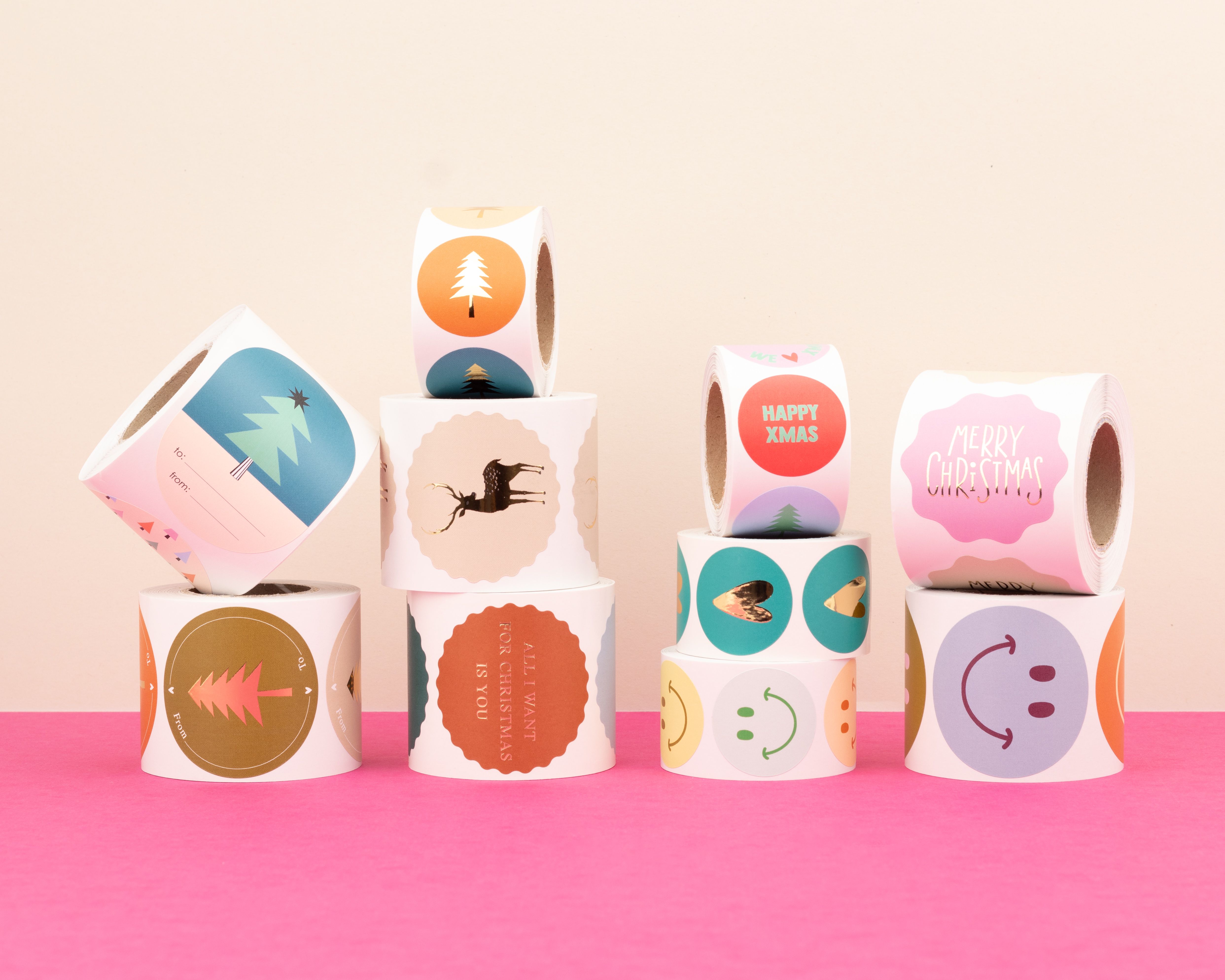 Mit unseren hochwertigen Aufklebern verleihst du Geschenken oder Produkten im Handumdrehen den letzten Schliff. Ob für deinen Shop, besondere Anlässe, Geburtstage oder zur Geburt – wir haben für jeden Moment den passenden Aufkleber.